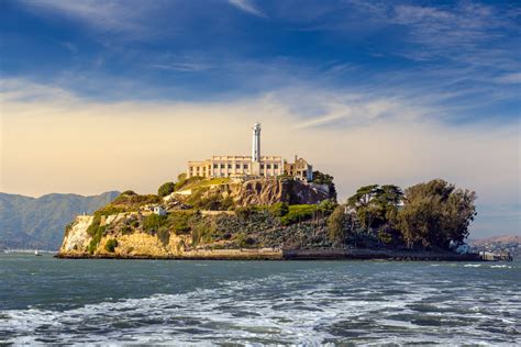 why did alcatraz shut down.